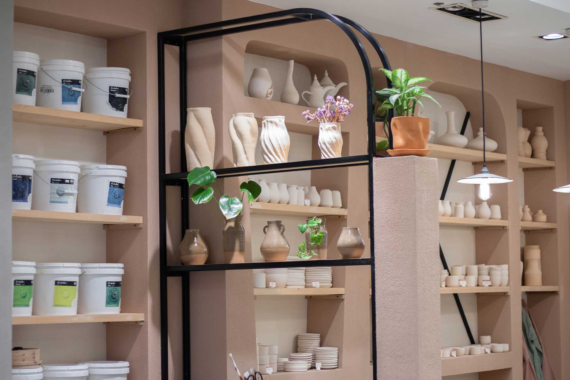 Interior of Mud Pottery Studio The Gate Mall Qatar - Image 6
